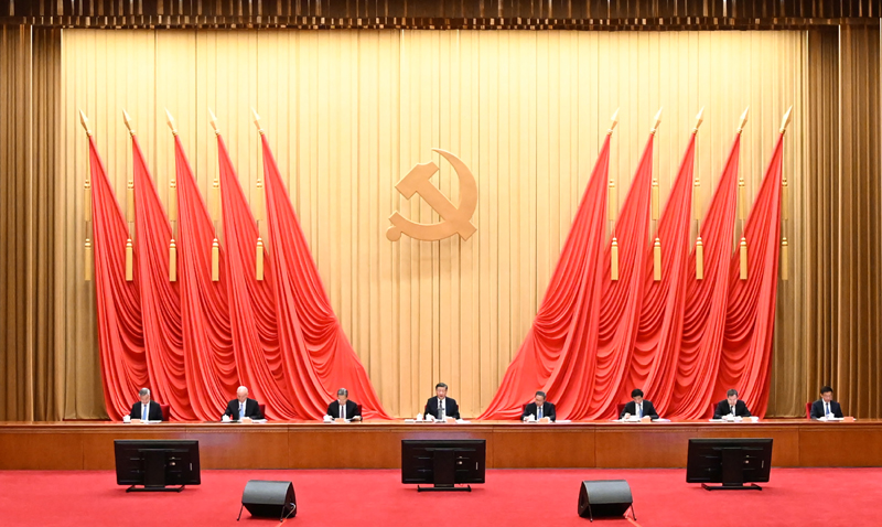 4月3日，学习贯彻习近平新时代中国特色社会主义思想主题教育工作会议在北京召开。中共中央总书记、国家主席、中央军委主席习近平出席会议并发表重要讲话。李强、赵乐际、王沪宁、蔡奇、丁薛祥、李希、韩正出席会议。